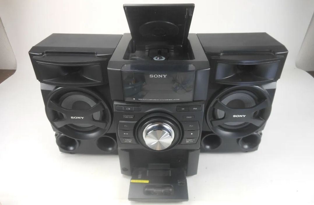 Sony Radio/ CD Player, I Pod dock Mini Component System