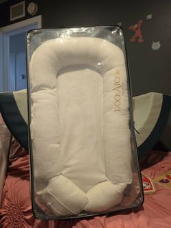 DockATot Deluxe Plus + with Bag - Gently Used