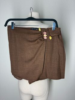New PrettyLittleThing Brown Skort, size 4