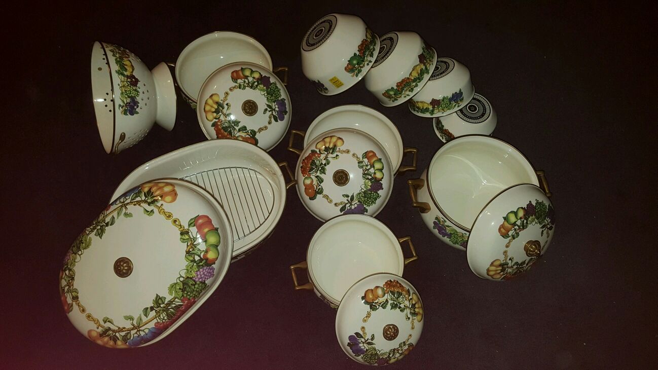 Cookware Tabletops Unlimited Enamel ware 15pc set Porcelain enamel roaster fruit pattern Tabletop Unlimited