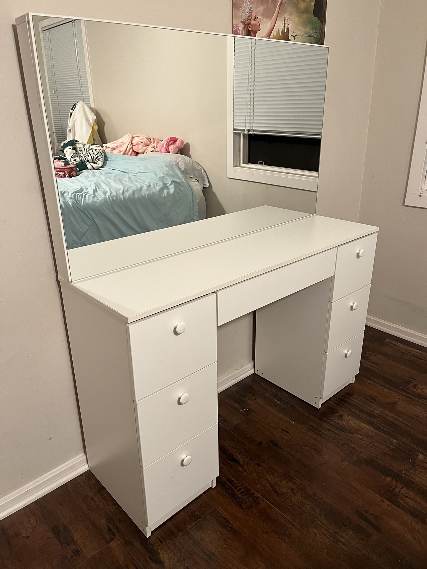 White Vanity Desk