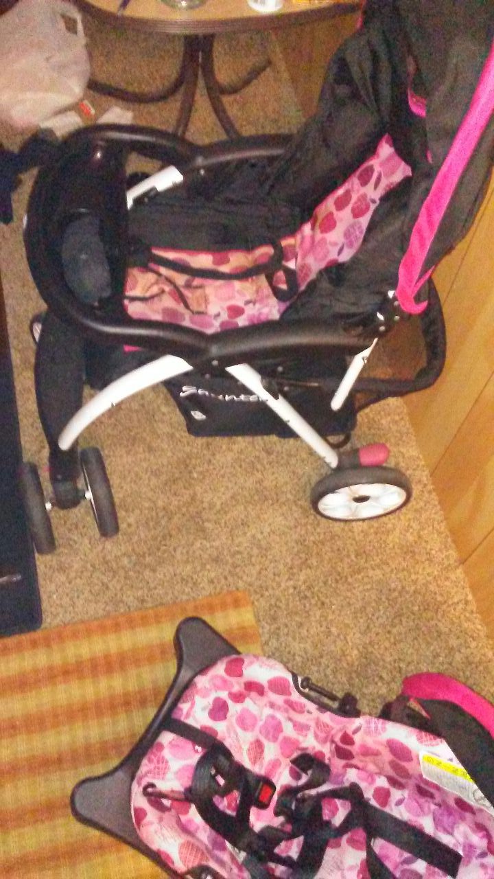 Stroller with matching carseat