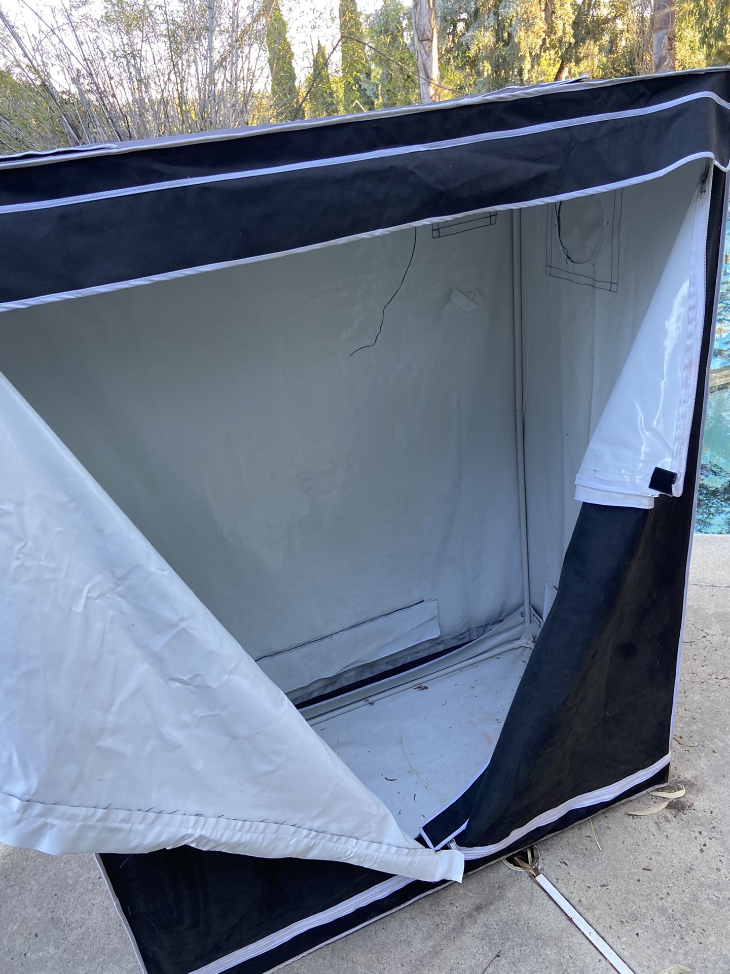 Grow tent with 250watt setup