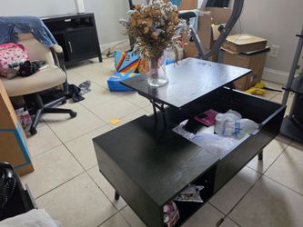Small coffee table that opens up