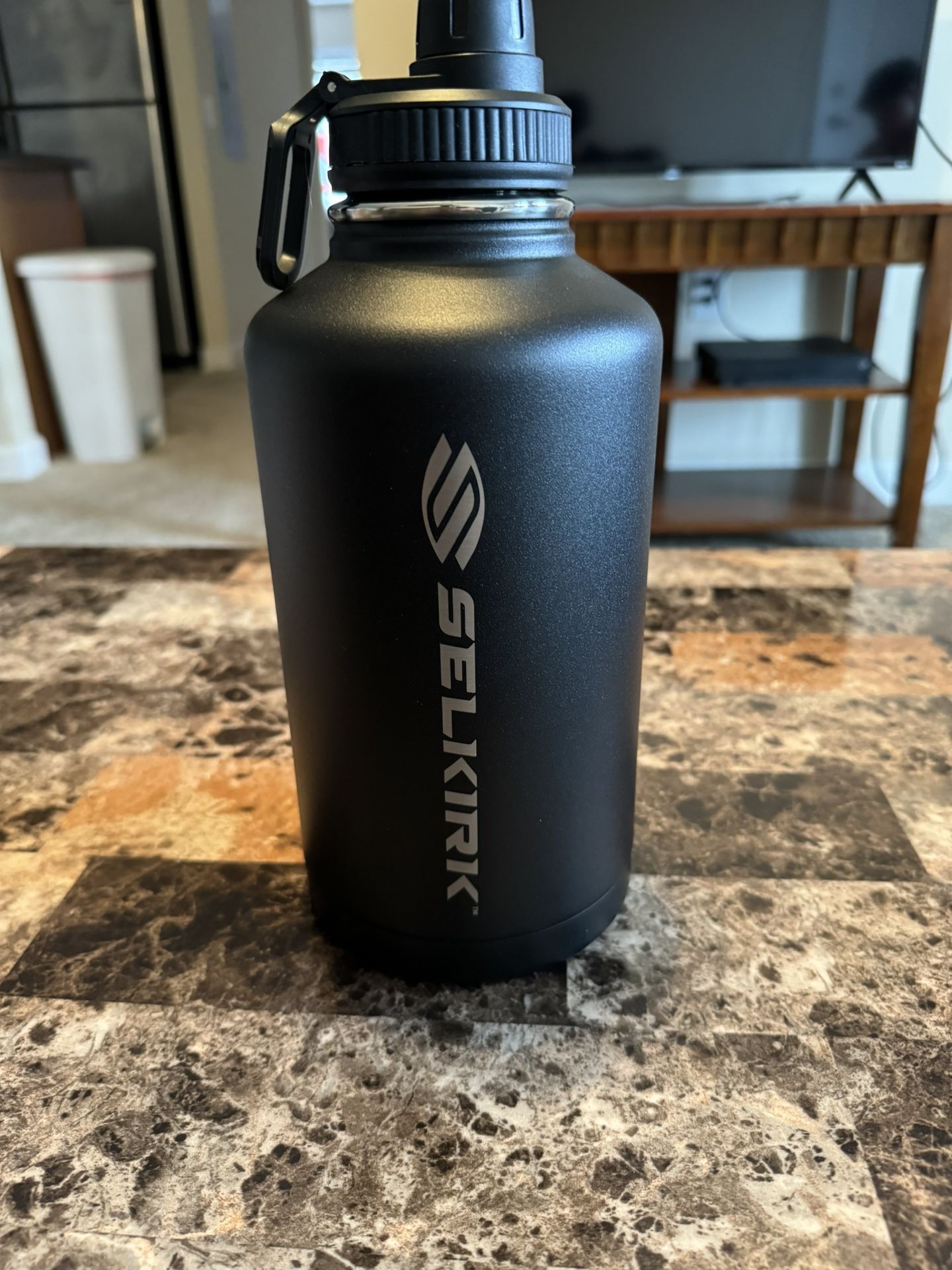 Selkirk 64oz Premium Water Bottle