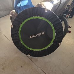 Mini Trampoline With 550LB Weight Cap Detachable Assist Bar