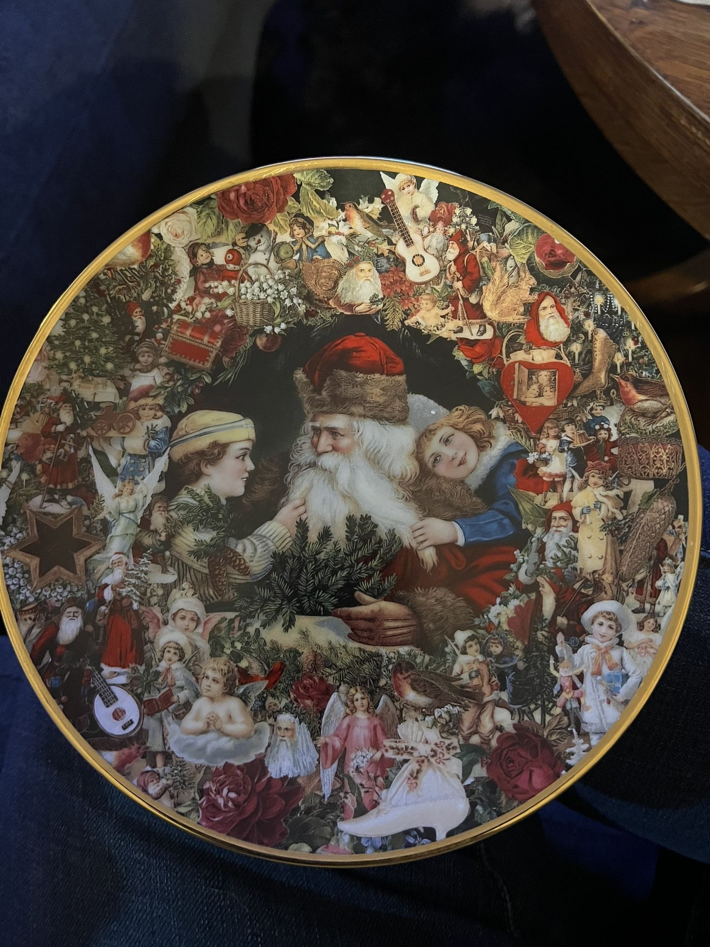 Vintage Christmas Collector Plate