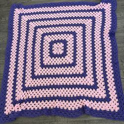 Conija hecha a mano :crochet 60 x60