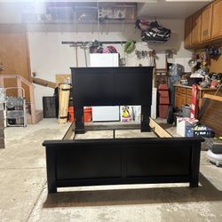Queen Bed 