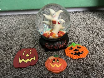 Halloween Ghost Snowglobe