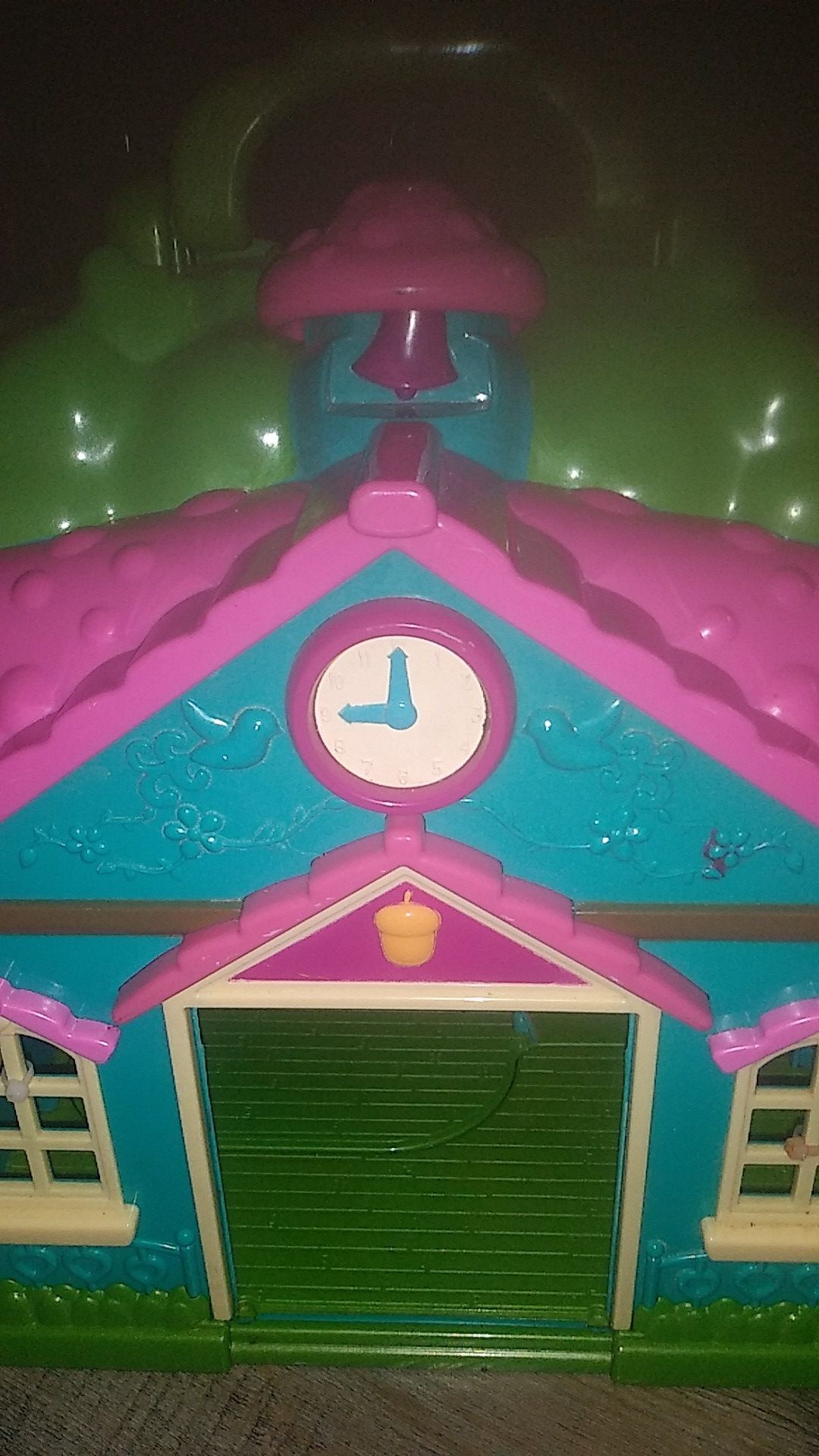 School lol house