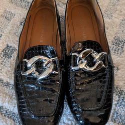 Doland Pliner Super Affordable Ladies Shoe 💕