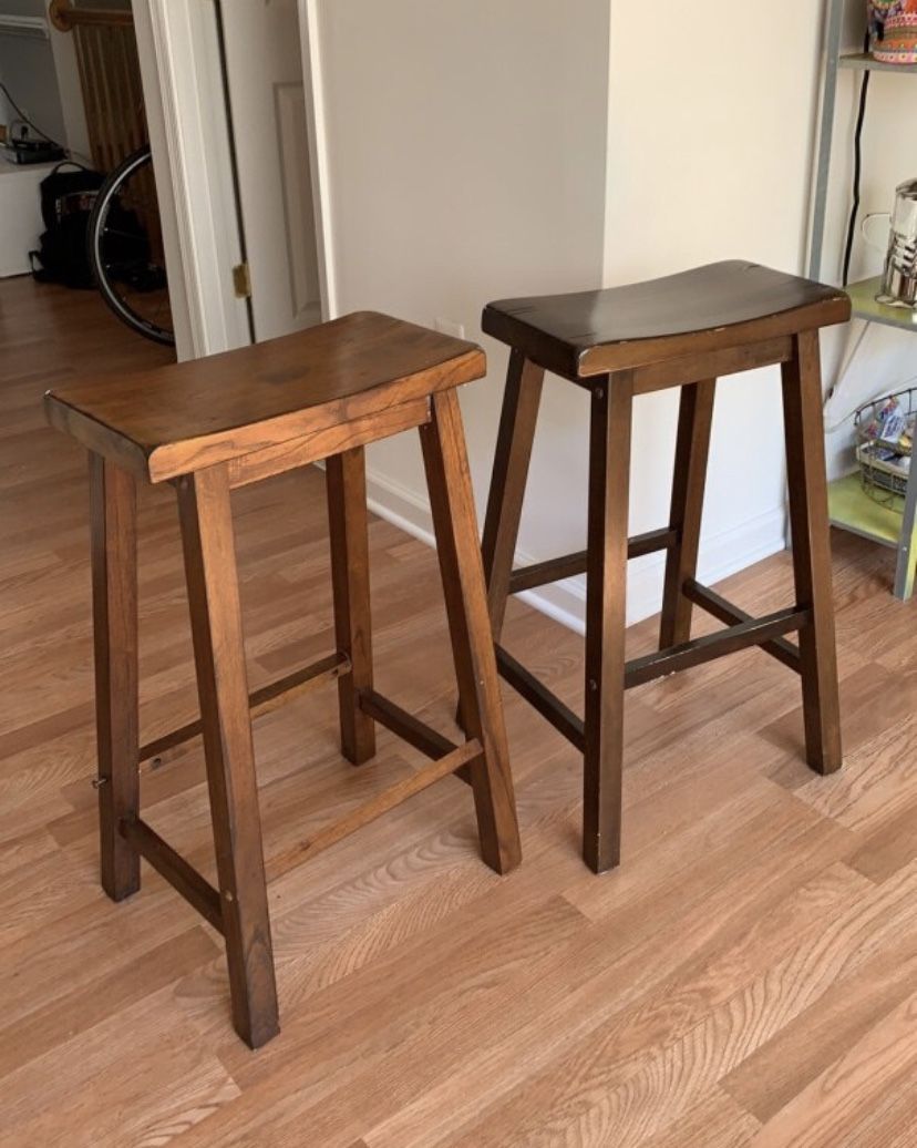 Set of bar stools - 2 total