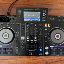Pioneer DJ XDJ-RX2 with Decksaver and Carry Bag