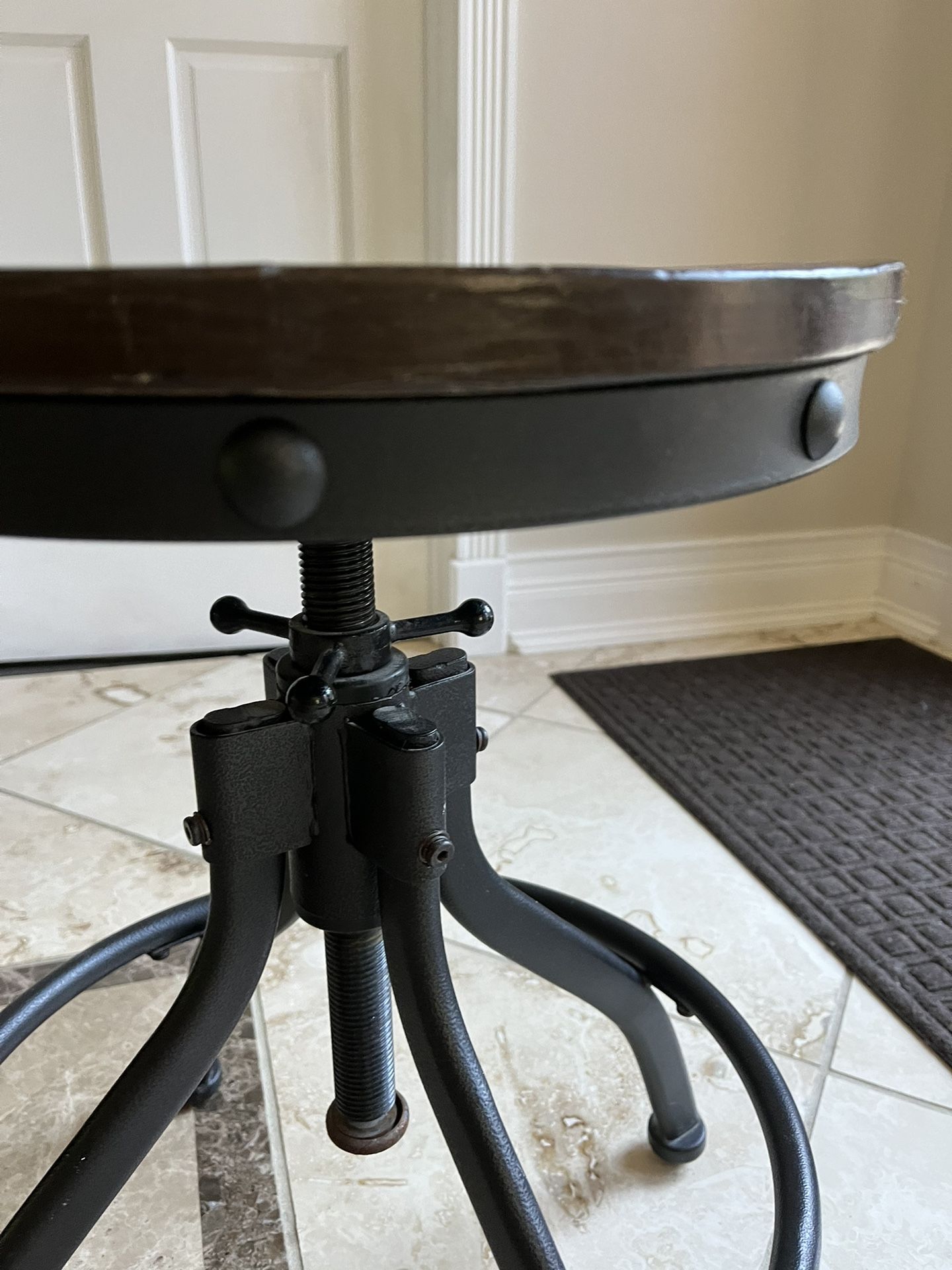 Adjustable Stoop