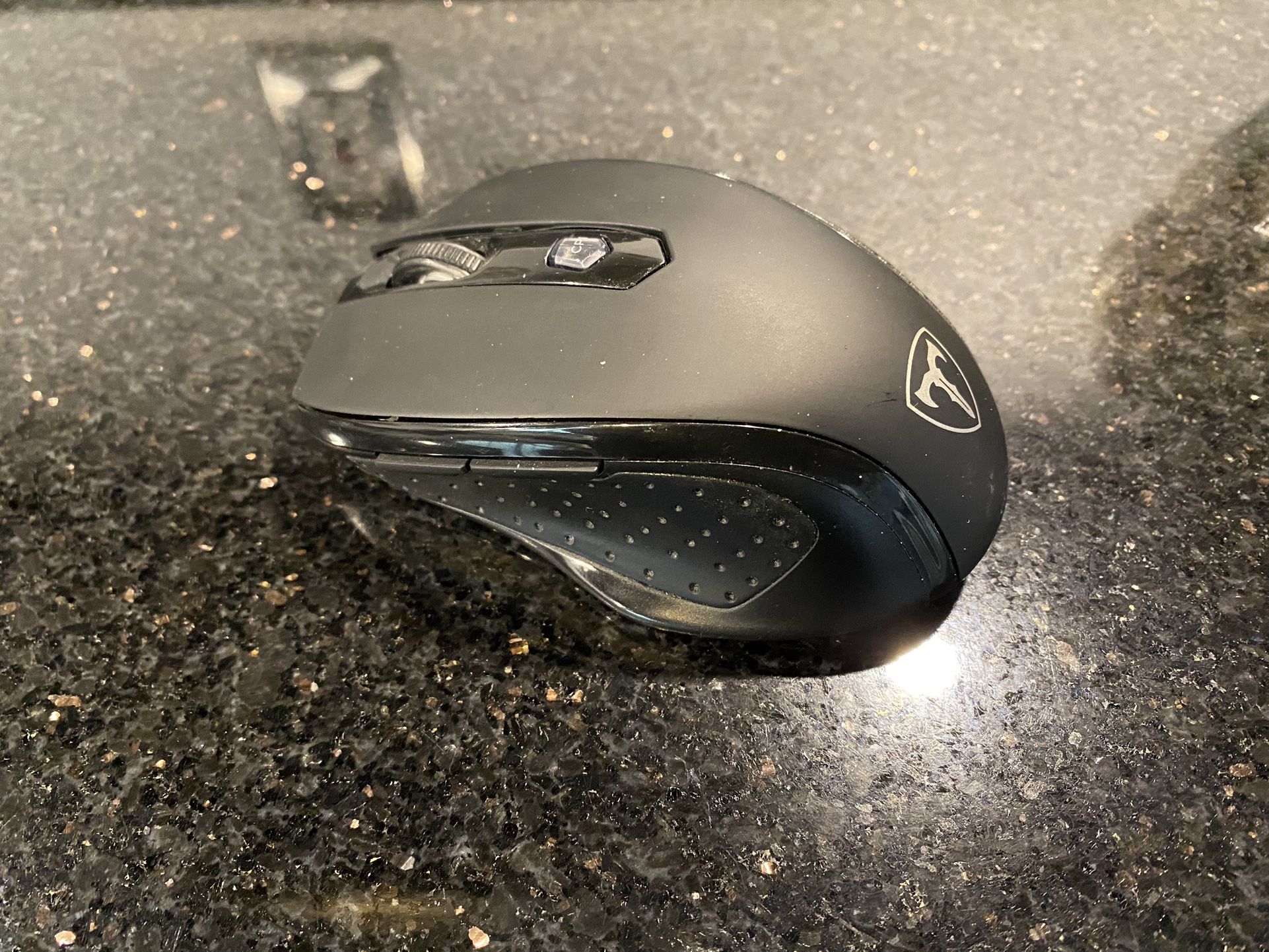 Ergonomic 2.5G Wireless 6 Button Stormy Black Mouse for PC/MAC & USB Receiver