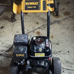 Dealt Pressure Washer 