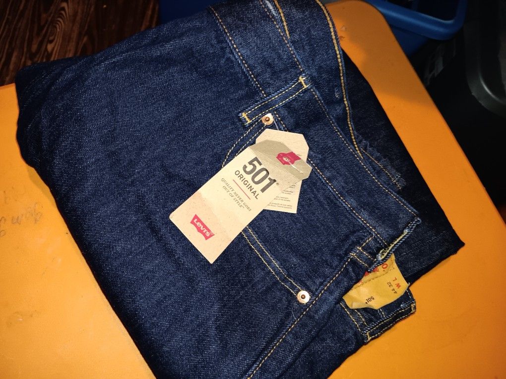 NWT Mens LEVI'S 501 44x 32