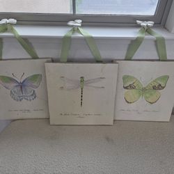 Butterfly paining w metal butterfly hangers