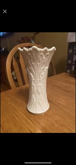 Lenox 6” vase