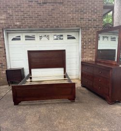 Queen Bedroom Set