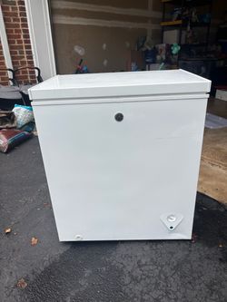 Deep Freezer GE 5 cu feet