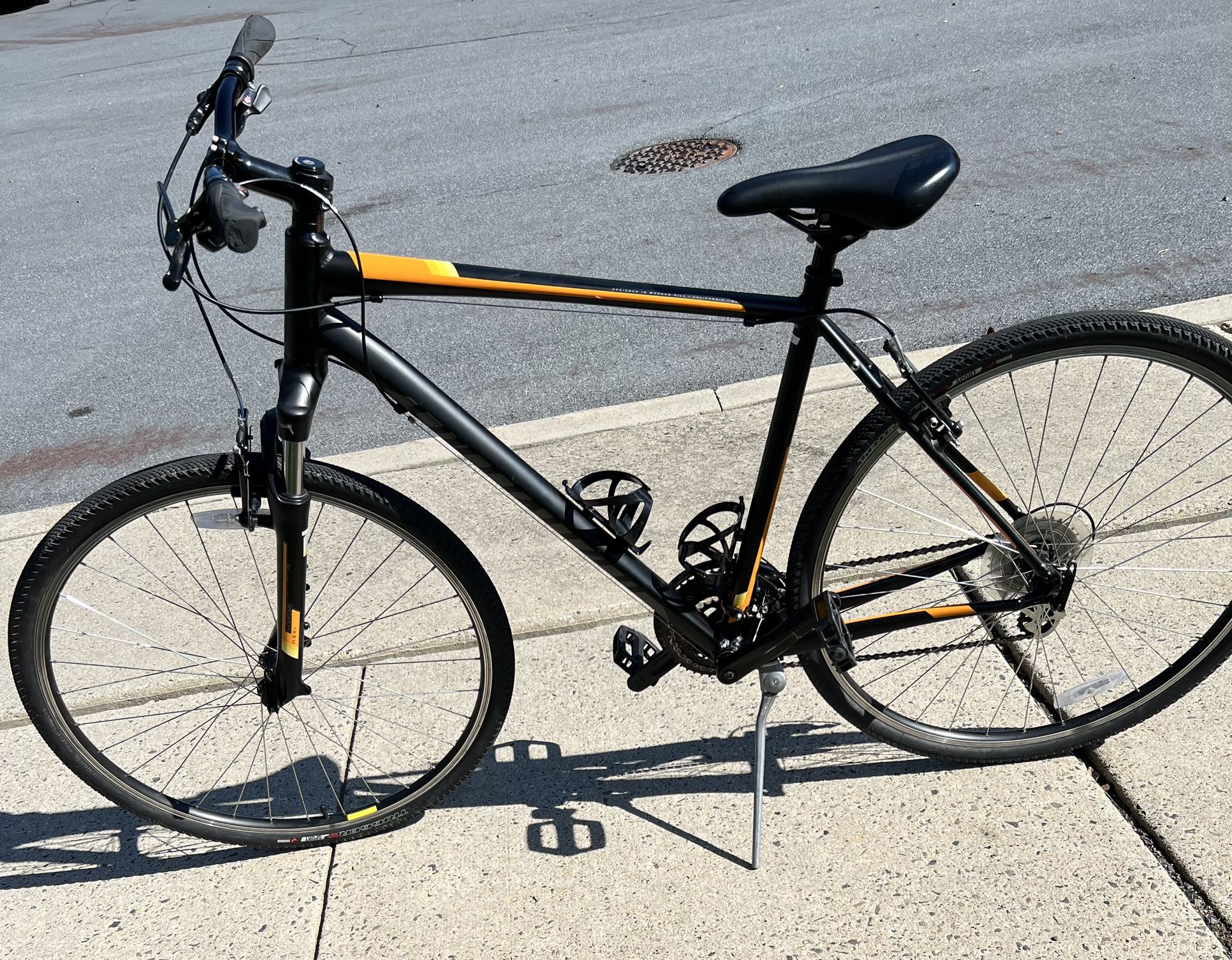 Specialized Crosstrail XL 29inch/700c 24 Speed Near Mint Condition $500 Obo