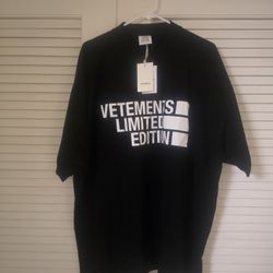 VETEMENTS TSHIRT AUTHENTIC NEW