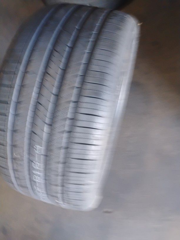 245 35 18 ( 2 NEW TIRES 245/35R18 zr18