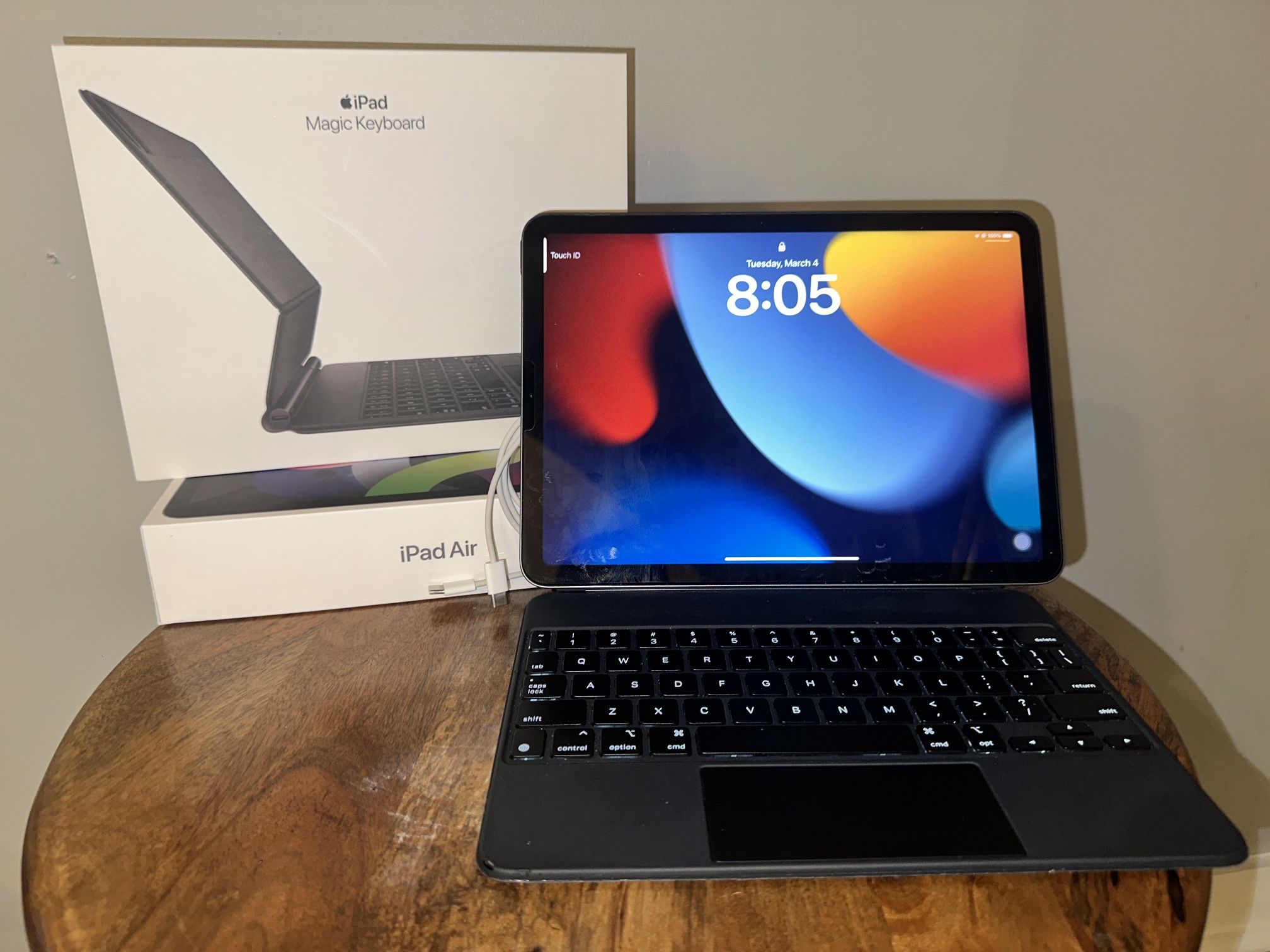 Apple IPad Air 4th gen 256gb wifi Space Grey W/ Magic Keyboard & Boxes Mint!