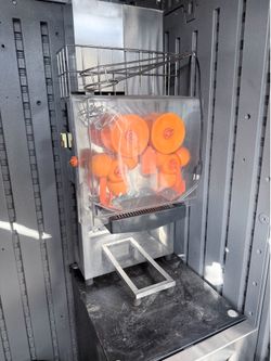 Orange juicer machine
