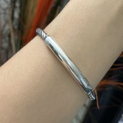 Bundle For 2 Pieces Bracelet As Pictures Shown.