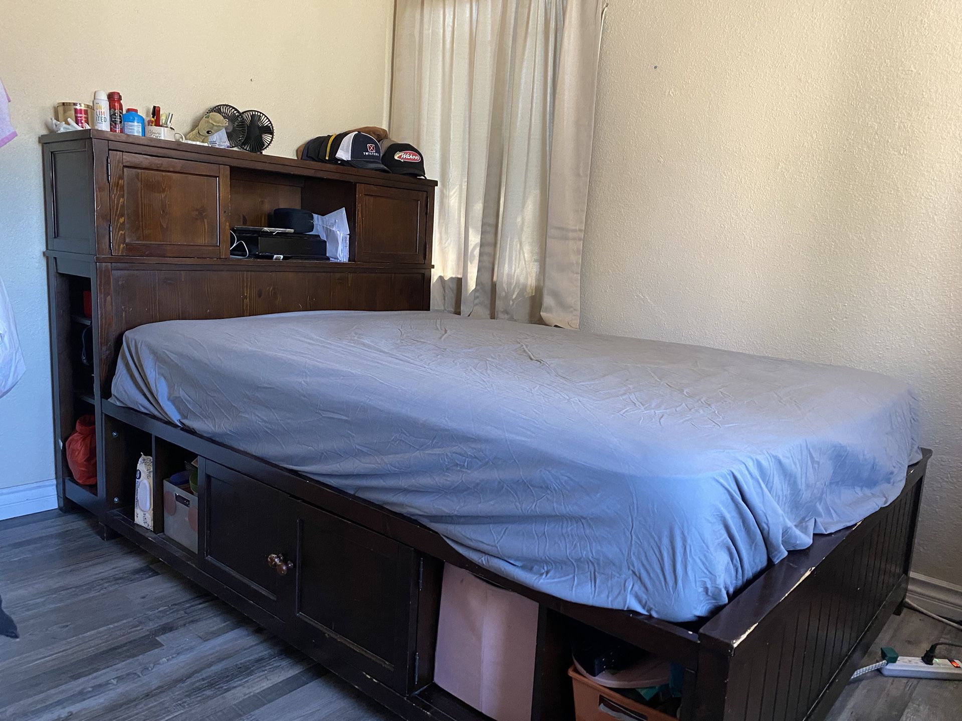 Queen Size Bed & Dresser