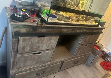 Dresser & file cabinet