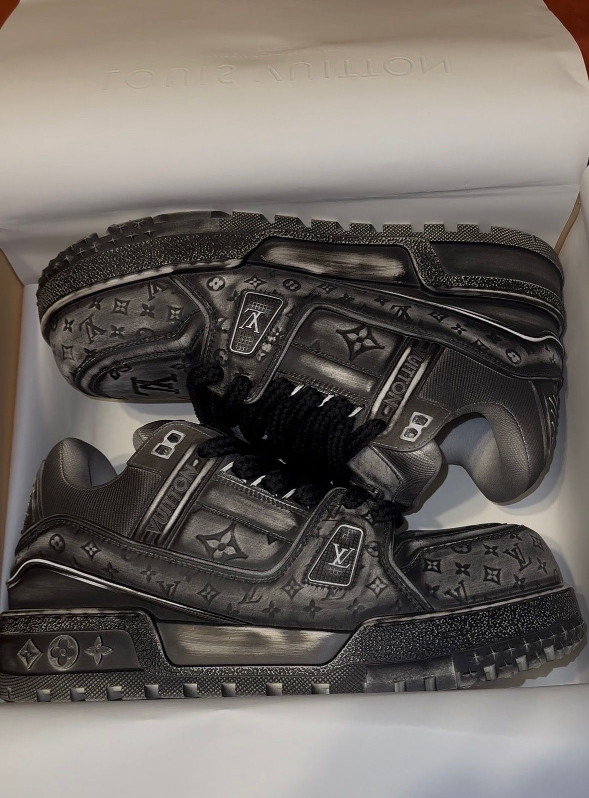 Lv maxi sneakers/shoes