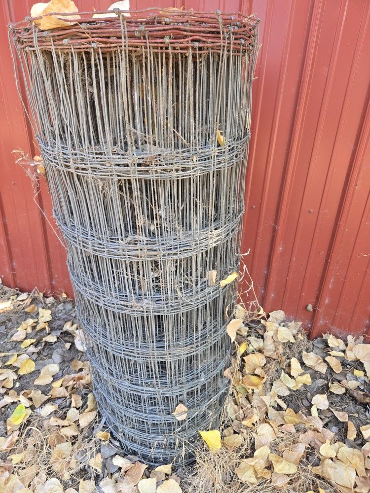 Red Brand Roll Of Field Fence