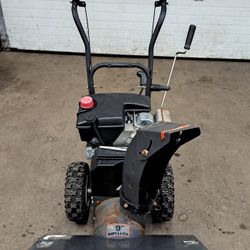 For Sale Craftsman Snowblower 6HP with 26" Bucket with Electric Start  $300