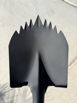 Spiked shovel camping off roading