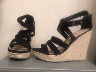 Black Mossimo strappy wedge sandals