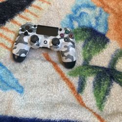 PS4 controller