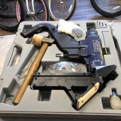 1003 Central Pneumatic 94446 2-in-1 Cleat/Staple Floor Nailer W/ Hammer & Goggles In Hard Carry Case 021102