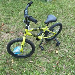Huffy Kids Bike With Training Wheels