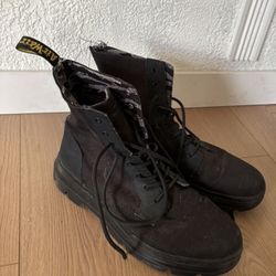 LOW PRICE MOVING- $220 RETAIL MENS DR MARTIN BOOTS 