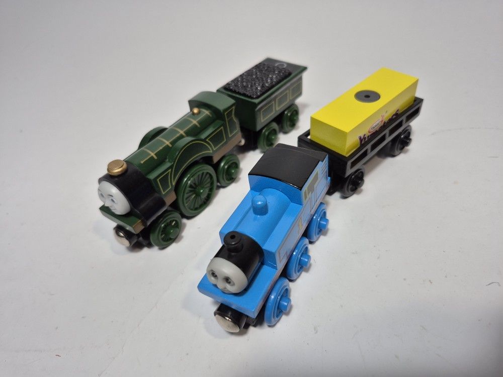 Thomas & Friends Wooden Railway Train Tank Engine - Emily & Thomas W/ Tender