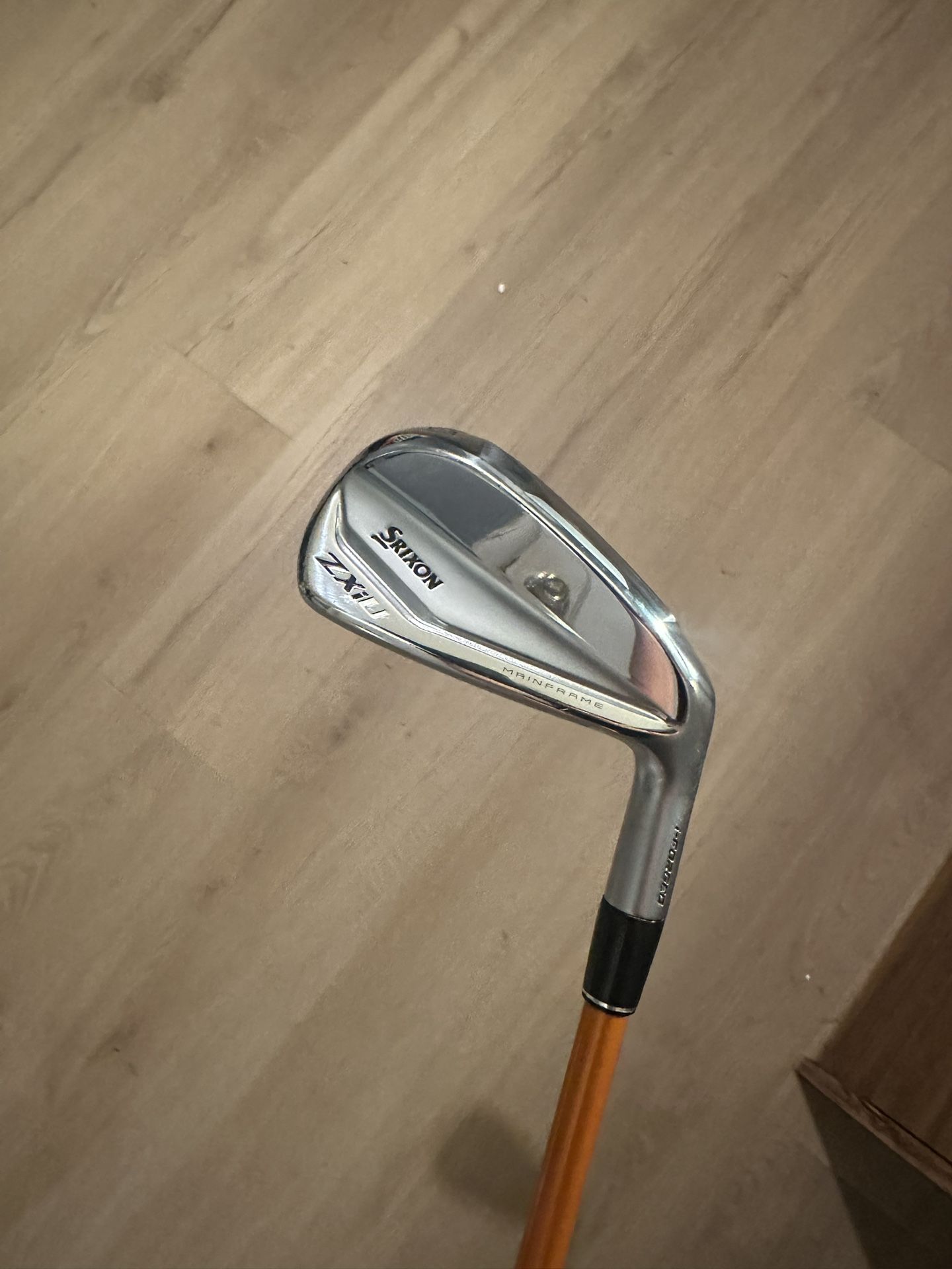 Srixon ZXiU 4 Iron With Tour AD Ui-85x