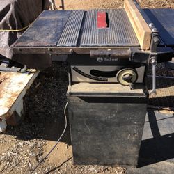 Table Saw With Large Adjustable Sliding  Guide