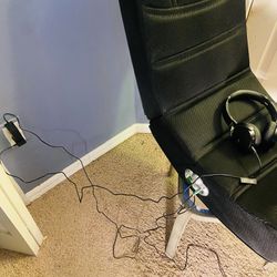 Gaming Chair/Headphones 