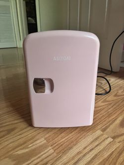 Astroni Pink Tabletop Mini Fridge for Cosmetics or Snacks in Box w/ Car Charger!