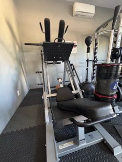 Leg Press / Hack Squat Machine