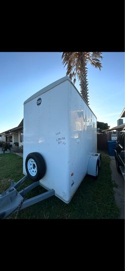 2002 Wells Cargo Enclosed Trailer Tandem Axle Tall